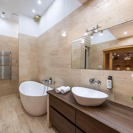 Exclusive & Charming Center W' Sauna