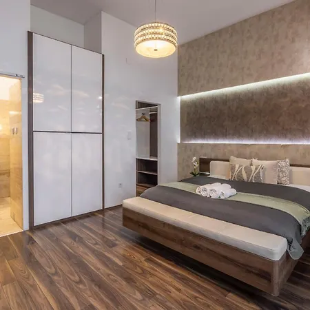 Exclusive & Charming Center W' Sauna * בודפשט