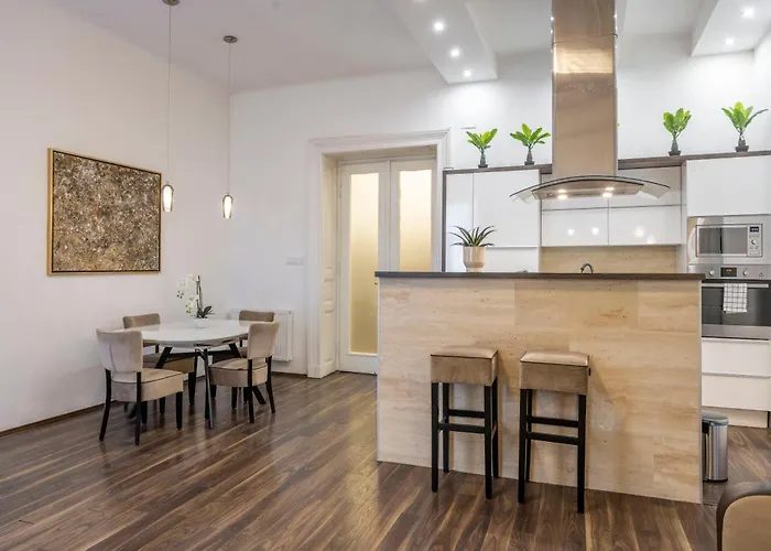 Exclusive & Charming Center W' Sauna דירה *