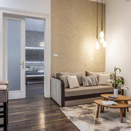 Exclusive & Charming Center W' Sauna Apartmán *